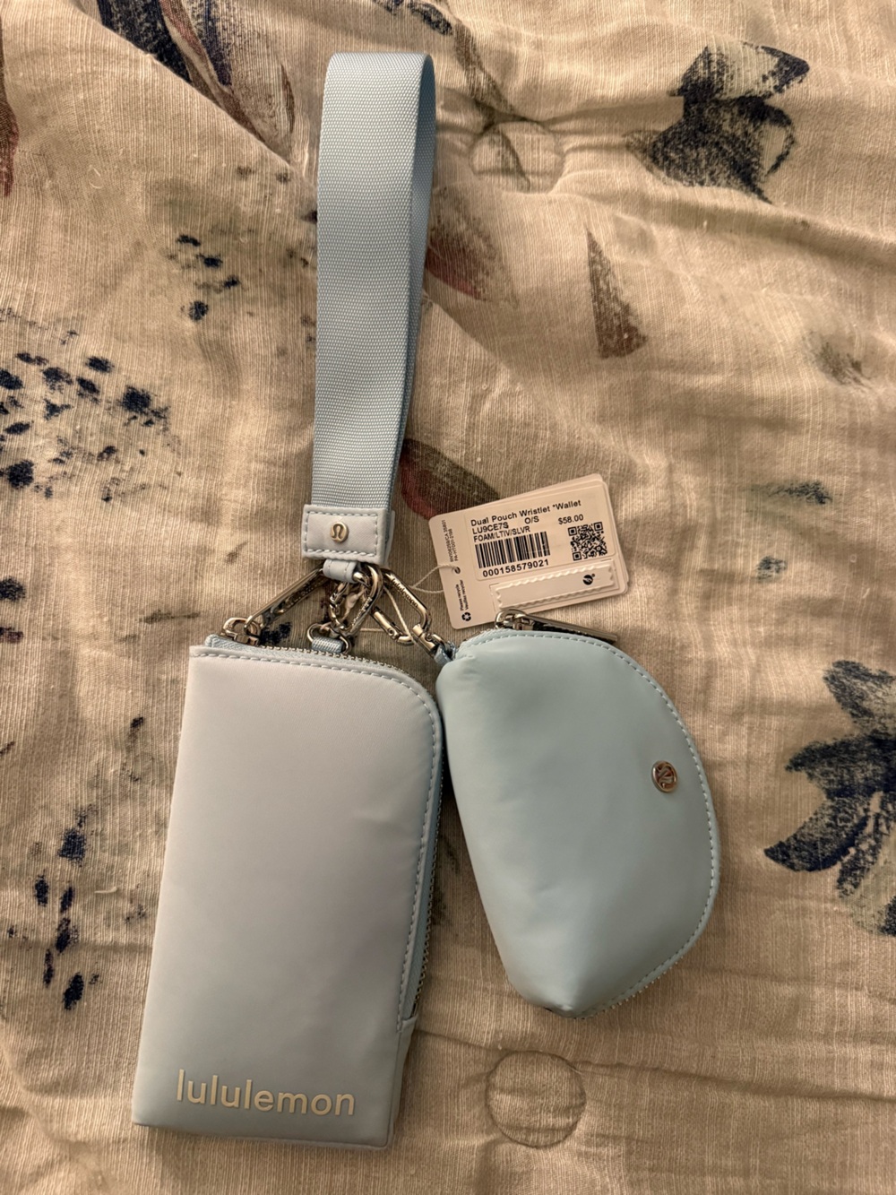 Lululemon Dual Pouch Wristlet Wallet Foam/Light Ivory/Silver